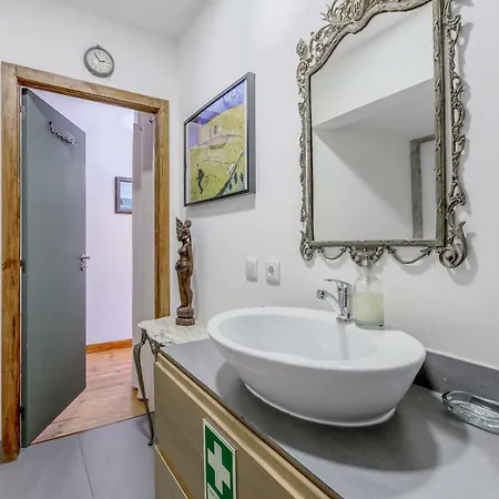 Apartment Downtown Figueira